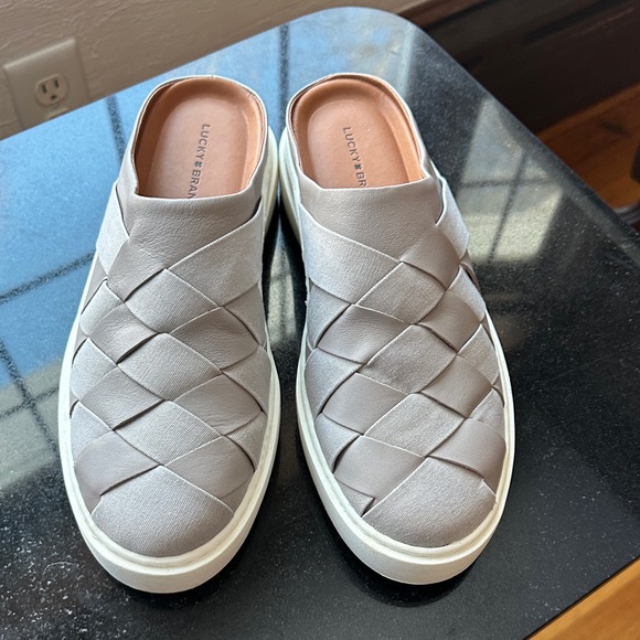 Lucky Brand Killian Slip-On Canvas Slides in Chinchilla - Picture 3 of 5